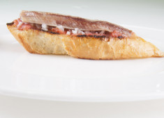 Tosta de sardina ahumada